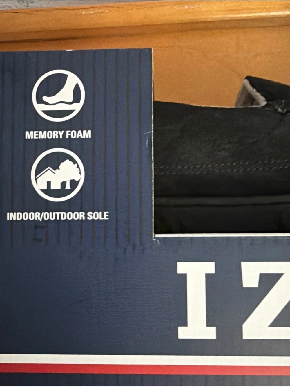 IZOD Men's Size M (7-8) Microsuede Memory Foam Moccasin Slippers. Black. NWT